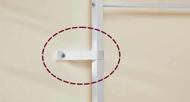 Termékbemutató – VASAGLE konyhai állvány 4 konnektorral, 8 akasztóval és fémkosárral, 90 cm, aranytölgy-fehér